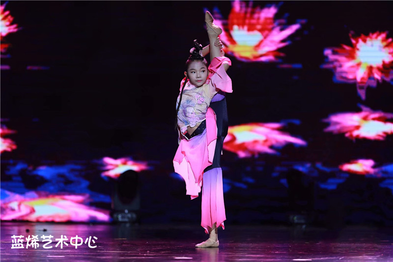 第三届中国荷花舞蹈联盟少儿舞蹈展演金奖《爱莲说》