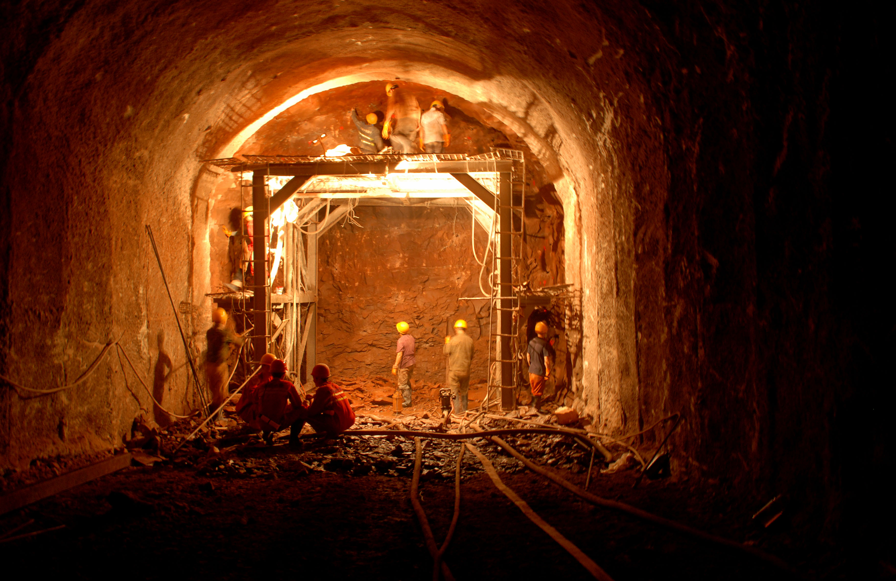 2014年度全国市政金杯示范工程—重庆红土地区间隧道施工现场