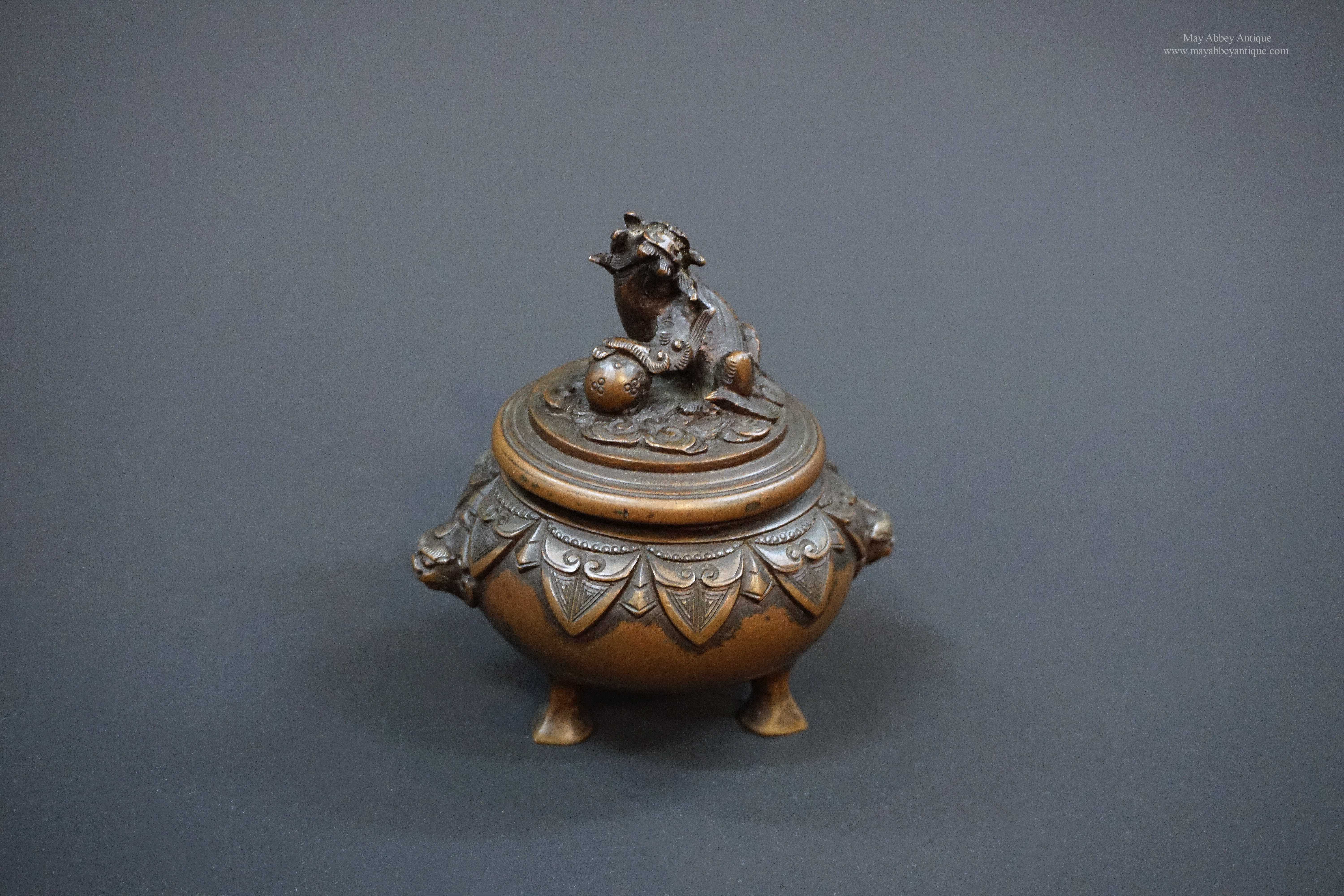 五月庄园西洋古董19世纪中国出品清朝时期铜狮戏球三足双狮耳铜香炉 