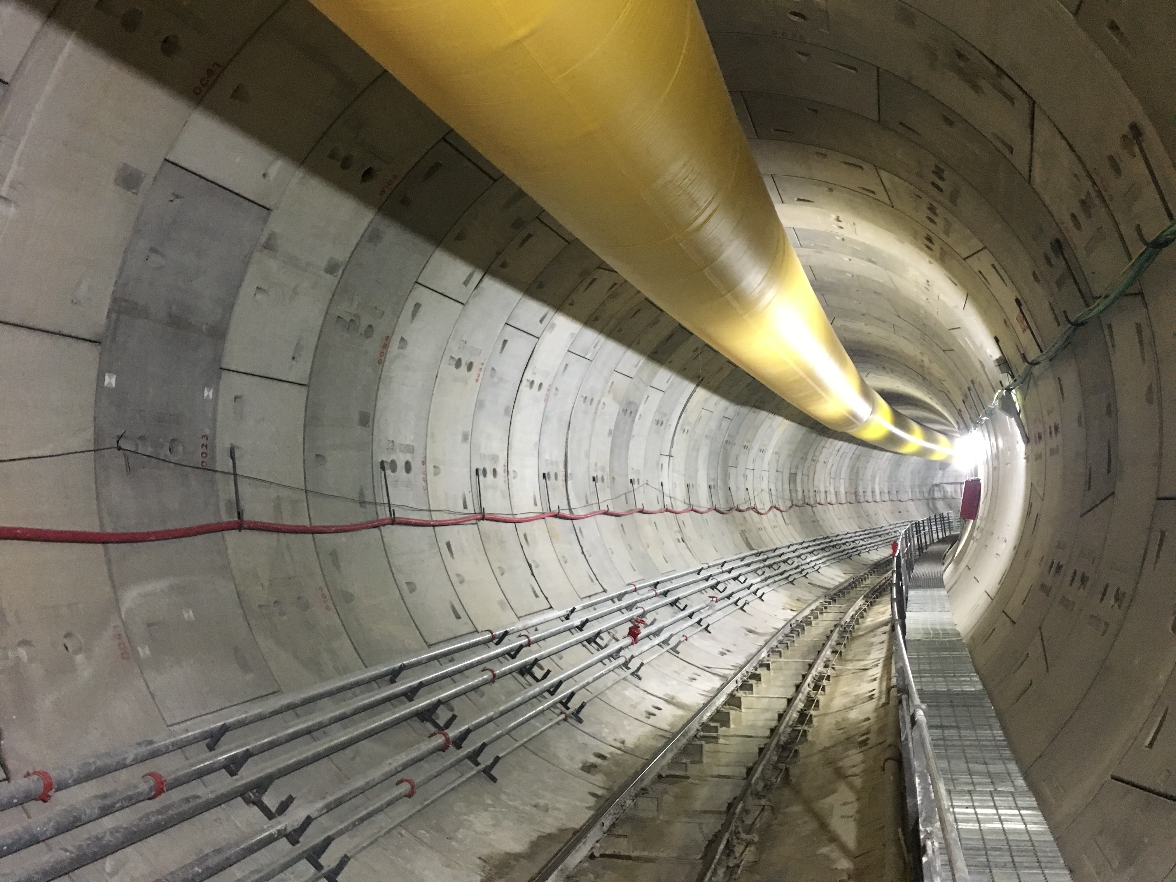 中铁隧道局承建的以色列首条地下轨道交通线隧道全部贯通1
